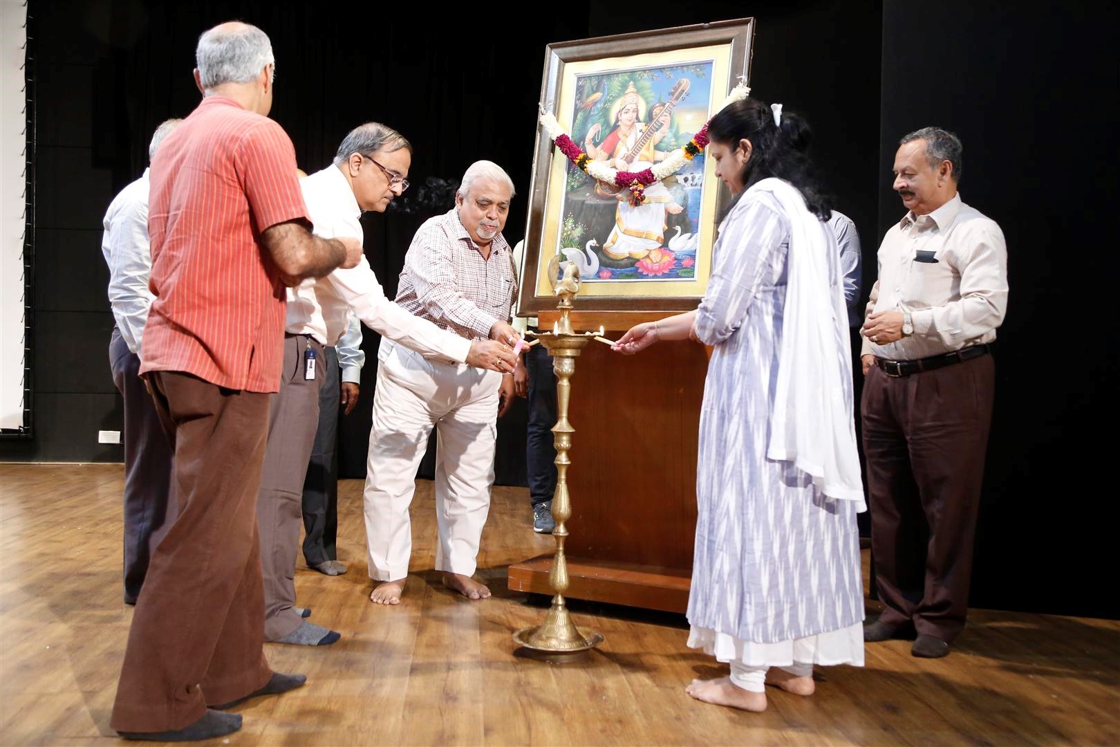 15. WORKSHOP ON WIND TUNNEL EXPERIMENTS AND TECHNIQUES-LIGHTING OF LAMP